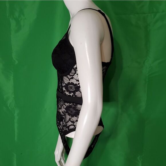 Asos NaaNaa Black Floral Lace Lingerie - Picture 4 of 6